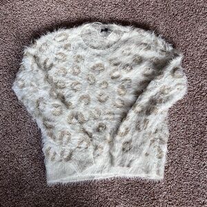 Apt. 9 Cozy White‎ and Tan Leopard Print Women's Fuzzy Sweater